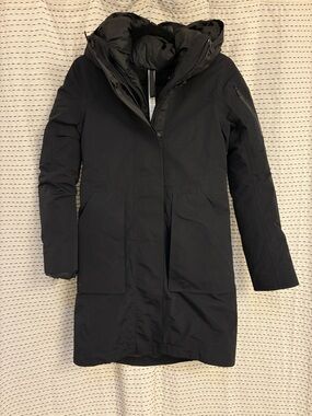 Lululemon Winter Warrior Parka / Size 2